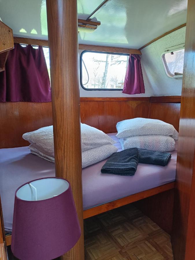 Ille Flottante, Maison Eclusiere Et Hebergements Insolites Sur Le Canal Hédé 외부 사진