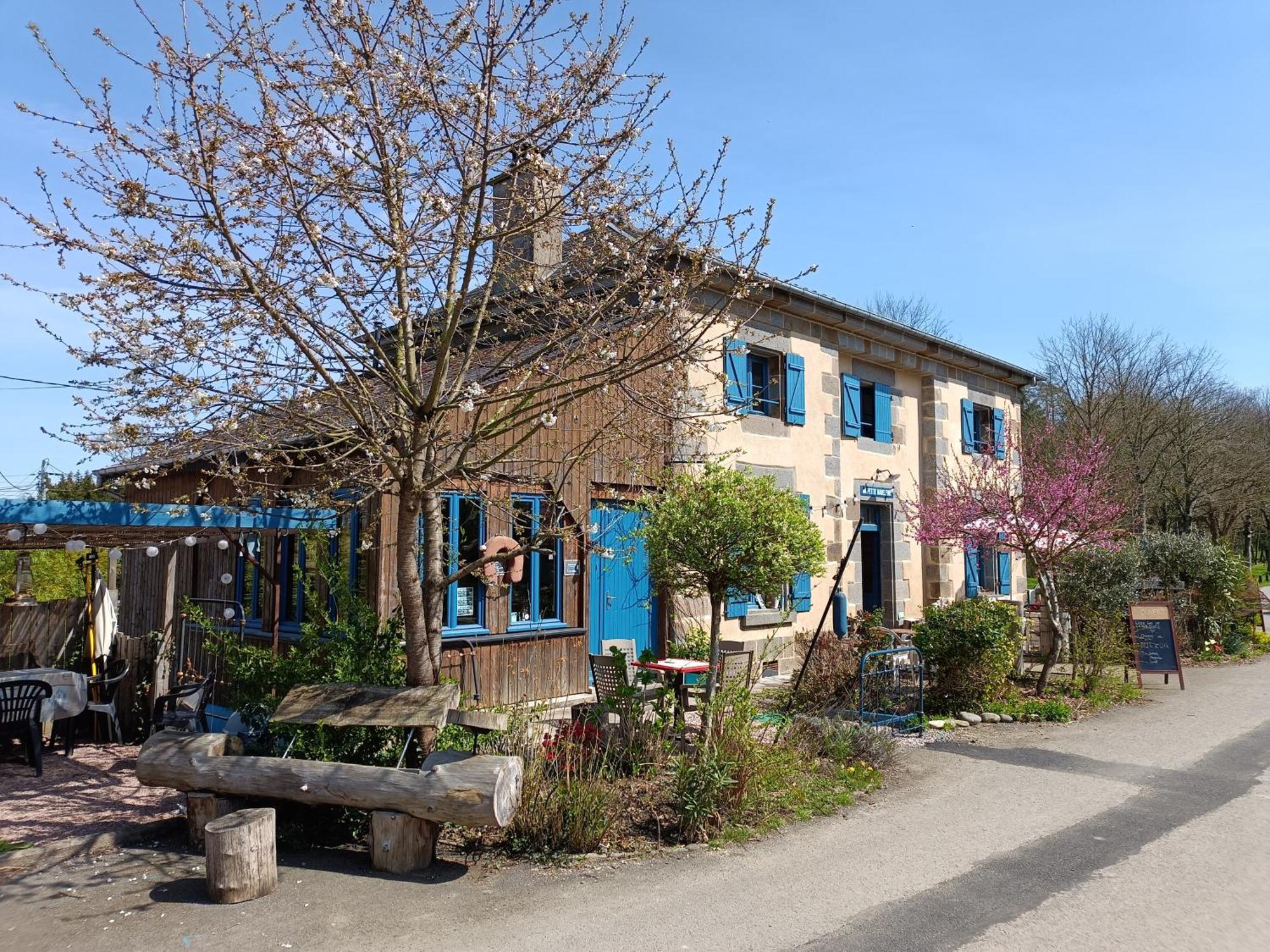 Ille Flottante, Maison Eclusiere Et Hebergements Insolites Sur Le Canal Hédé 외부 사진