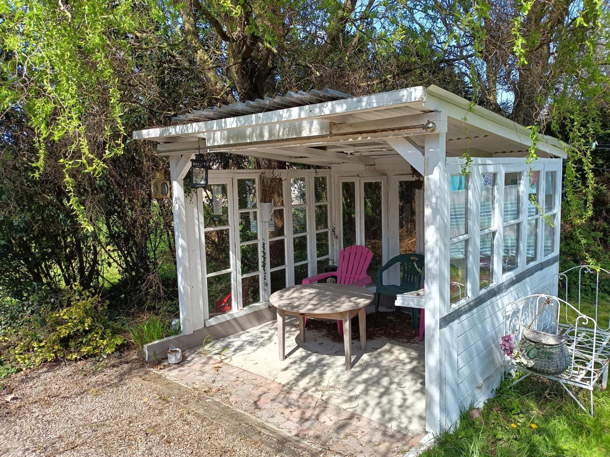 Ille Flottante, Maison Eclusiere Et Hebergements Insolites Sur Le Canal Hédé 외부 사진