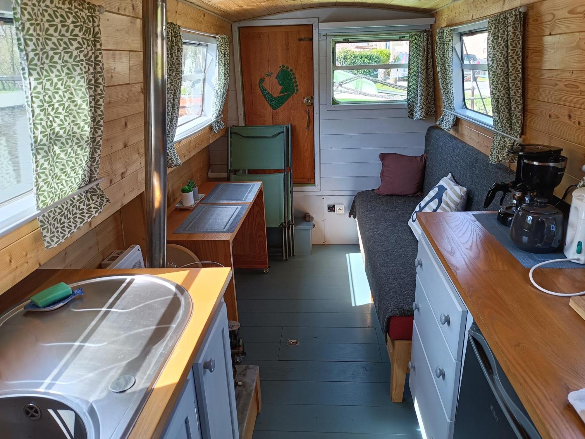 Ille Flottante, Maison Eclusiere Et Hebergements Insolites Sur Le Canal Hédé 외부 사진